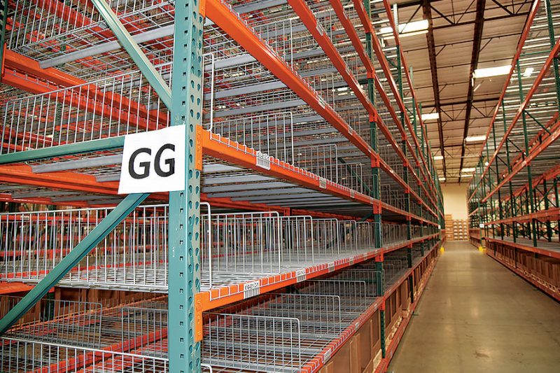 Pallet Rack With Wire Dividers